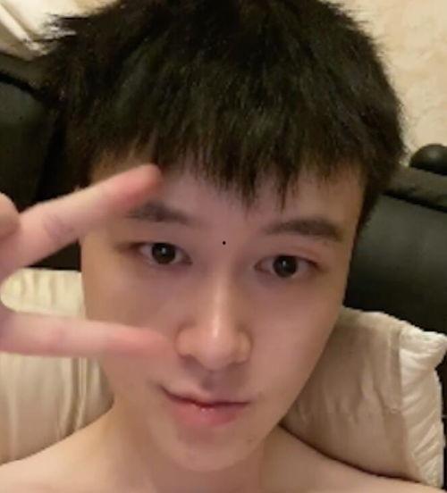 网红明星吃瓜黑料,揭秘娱乐圈背后的黑料风云 第1张 网红明星吃瓜黑料,揭秘娱乐圈背后的黑料风云 第1张